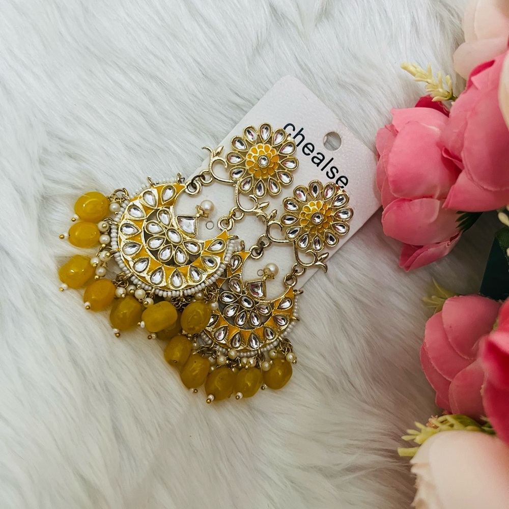 Yellow earrings - Picture 3 of 4